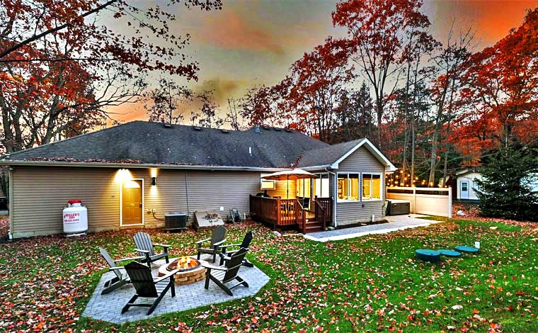 Modern in Pocono Summit Exterior