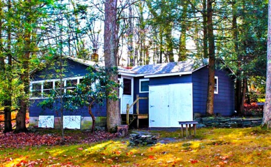 Mosier Road Cabin Exterior