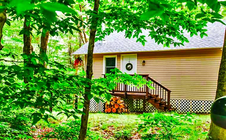 Moss Hollow Cabin Exterior