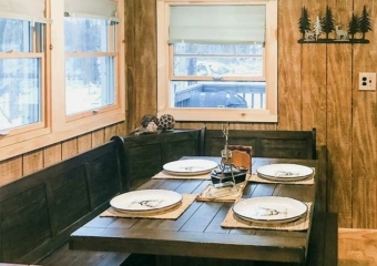 Moss Hollow Cabin dining nook