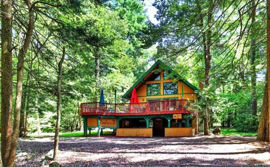 Mt Maplewood Lodge Exterior