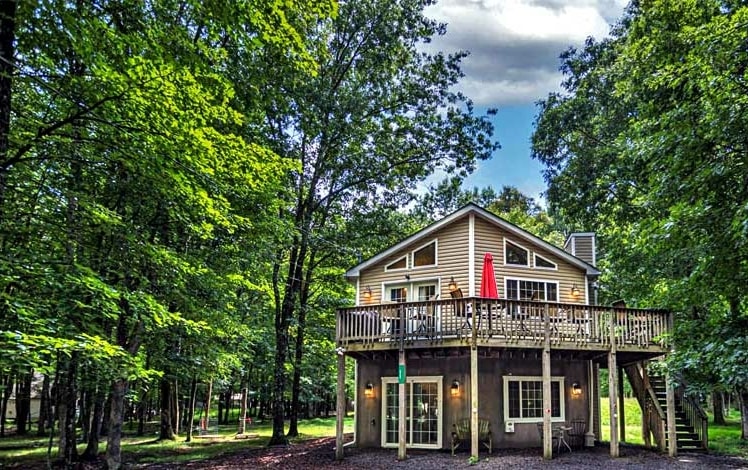 Deer Trail Lodge Exterior