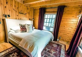 Mountain Laurel Cabin bedroom
