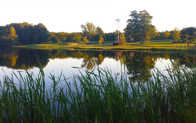 Mountain-Laurel-Golf-Club-on-the-lake-