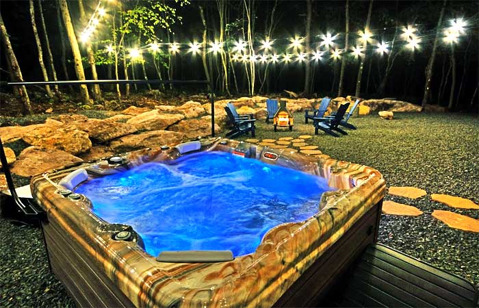 Mountain Nest Hot Tub and Fire Pit