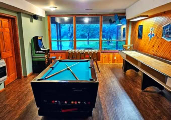 Mountain View Lodge Game Room