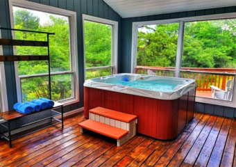 Mountain View Lodge Hot Tub