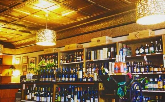 narrowsburg fine wines and spirits interior shelves