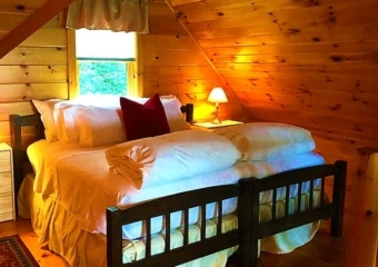 Narrowsburg's Pinnacle Lodge Bedroom