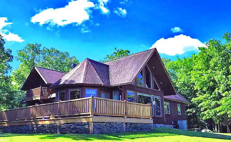 Narrowsburg's Pinnacle Lodge exterior