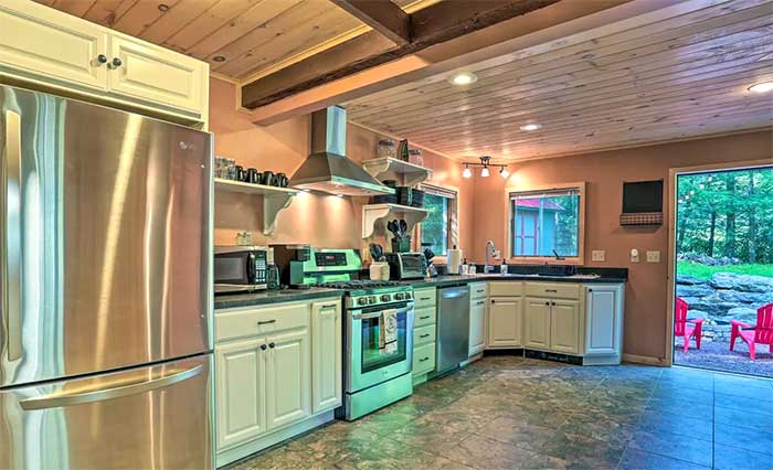 North Lake Cabin kitchen