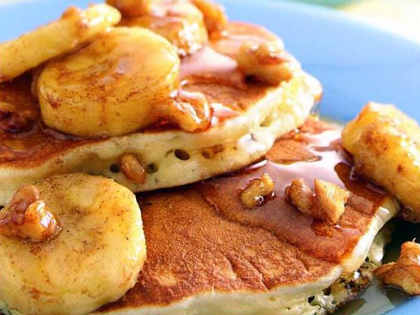 PIggy's-Breakfast-banana-walnut-pancakes
