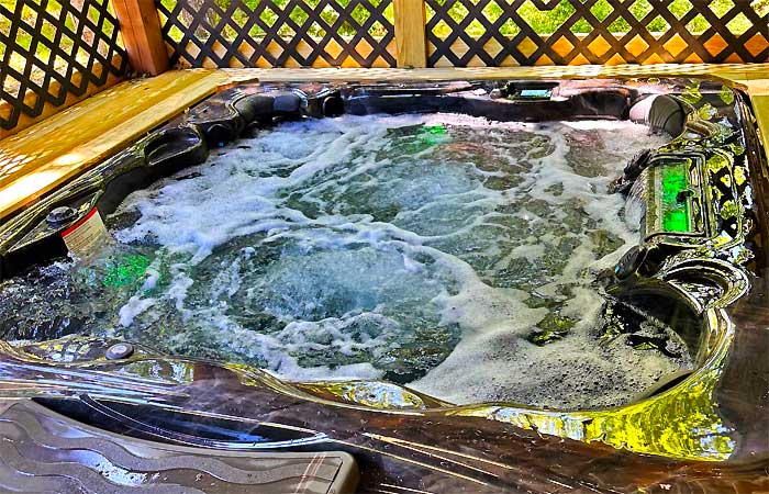 PA Pocono Chalet Hot Tub