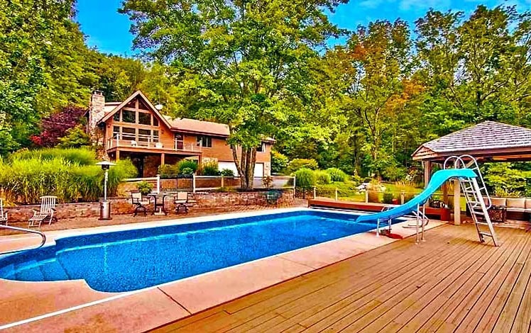 Paradise Pocono Exterior and Pool