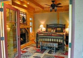 Paupack Lodge bedroom