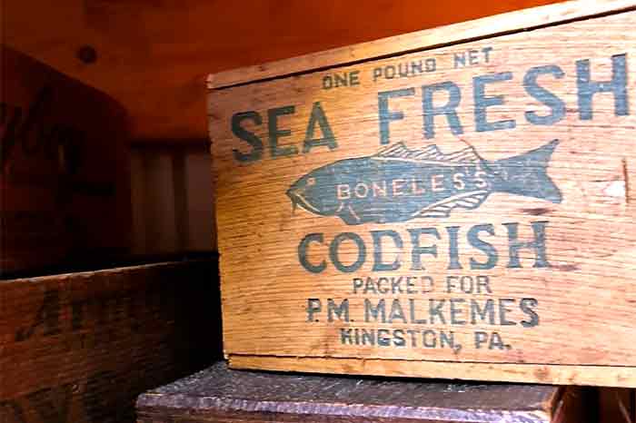 Pieces of the Past Antiques fish pack box
