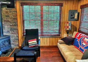 Pine Inn Lodge Living Room