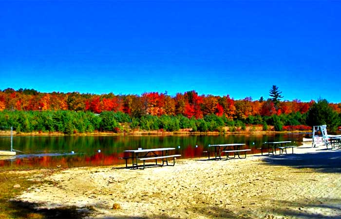 Pleasant Valley West Lake in Fall