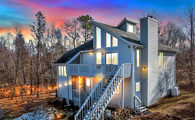 Pocono Dream Chalet Exterior