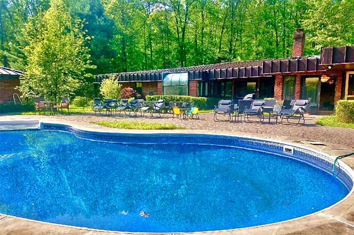 Pocono Event House swimming pool