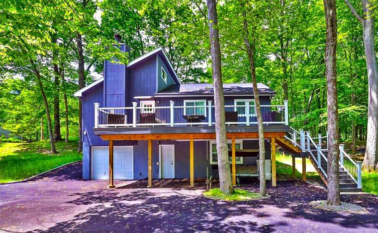 Pocono Lodge Exterior