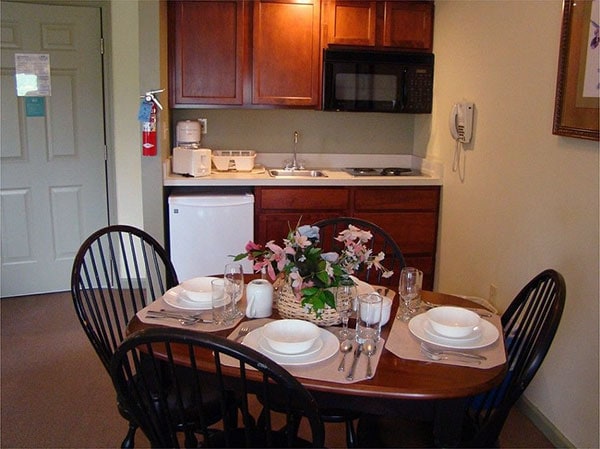 Pocono-Mountain-Villas-by-Exploria-kitchen