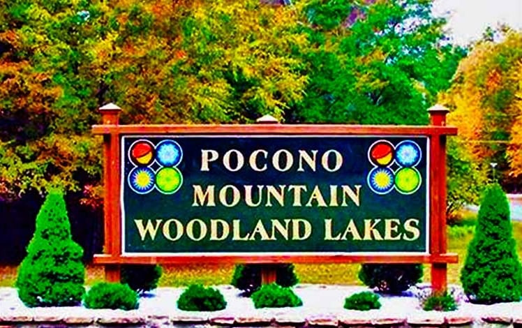 Pocono Mountains Woodland Lakes Sign