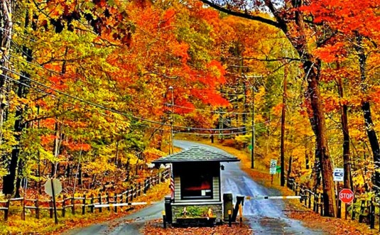 Pocono Ranch Lands Gate