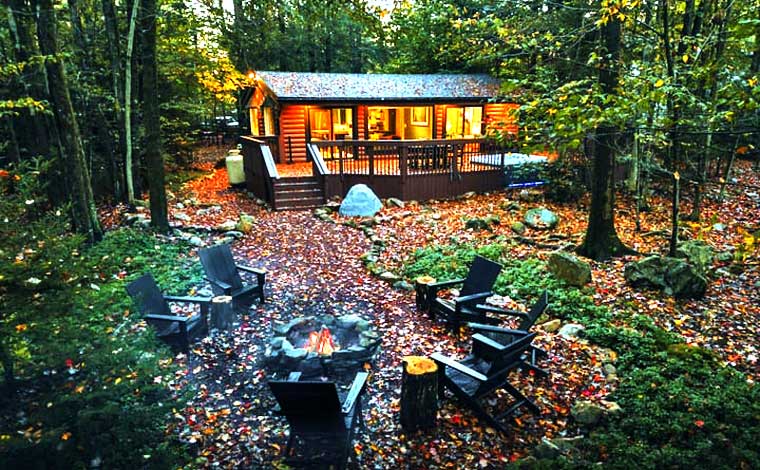 Poconos Cozy Cabin Exterior