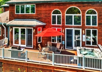 Red Rock Luxury House Deck