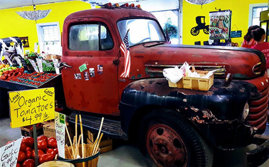 Ritters-Farm-Market-interior-and-tomato-truck