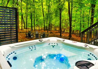 Riverbend Retreat Hot Tub and Fire Pit
