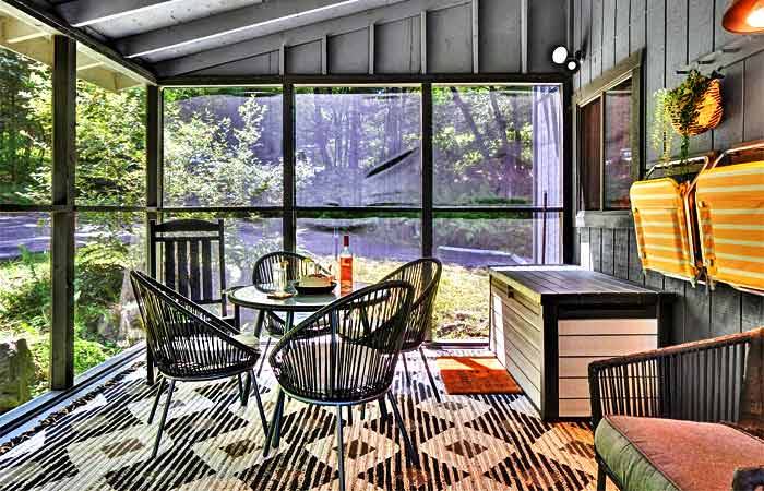 Riverfront Retreat Screened In Porch