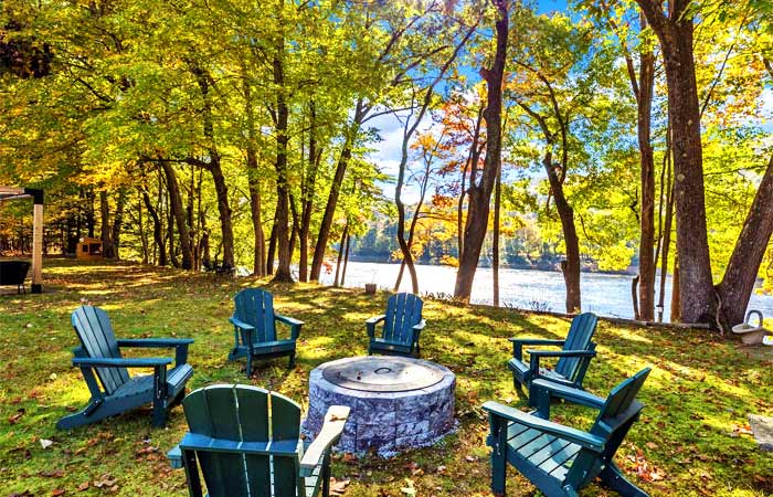 Riverside Farm House Fire Pit on the River