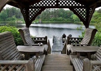 Rustic Lakefront Cabin deck to lake
