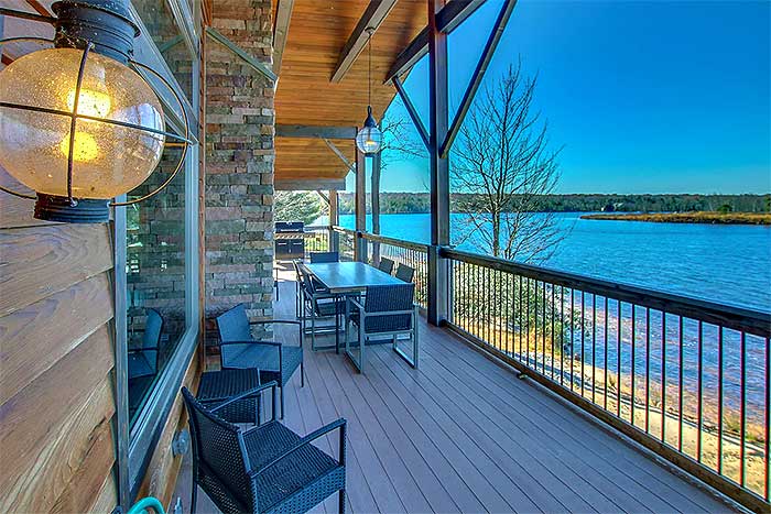 Sandy Feet Retreat deck overlooking lake