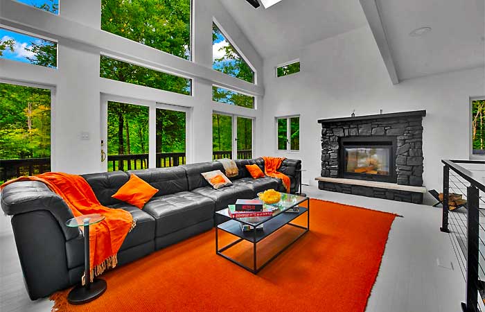 Secluded Cresco Creek House Living Room