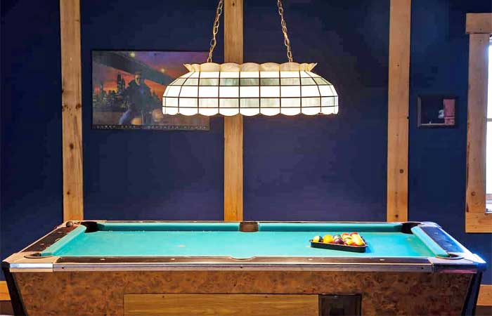 Secluded Mountain View Getaway Pool Table