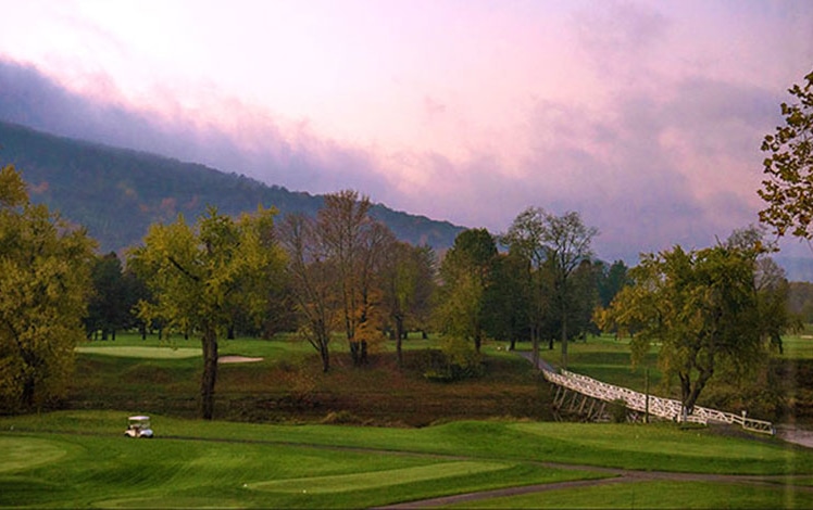 Shawnee-Inn-Golf-course-bridge-island