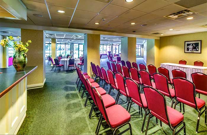 Shawnee-Inn-and-Golf-Resort-Meetings-classroom-setup
