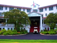 Shawnee-Inn-and-Golf-Resort-exterior-front-of-main-building