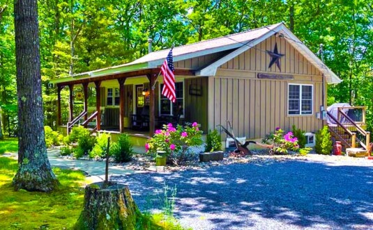 Shohola Cozy Cabin Exterior