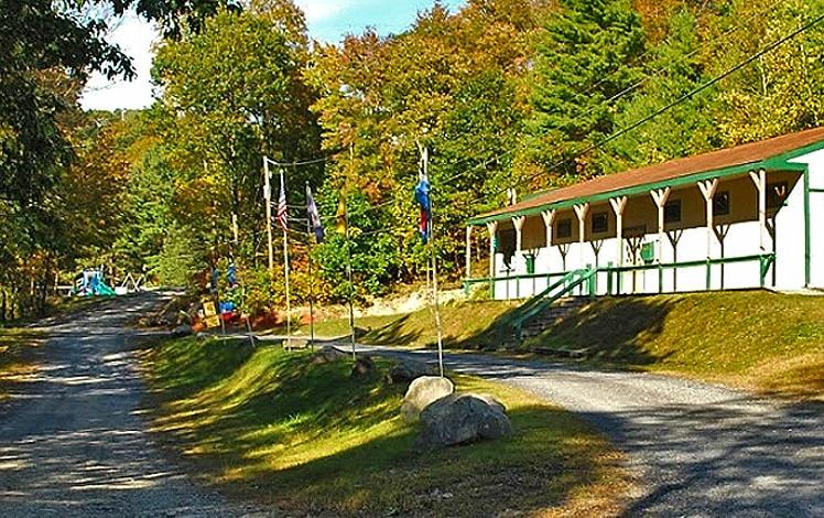 Silver Valley Campsite entrance road