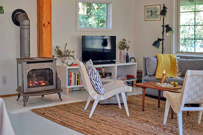 Smallwood Boutique Lake Cabin Main Room