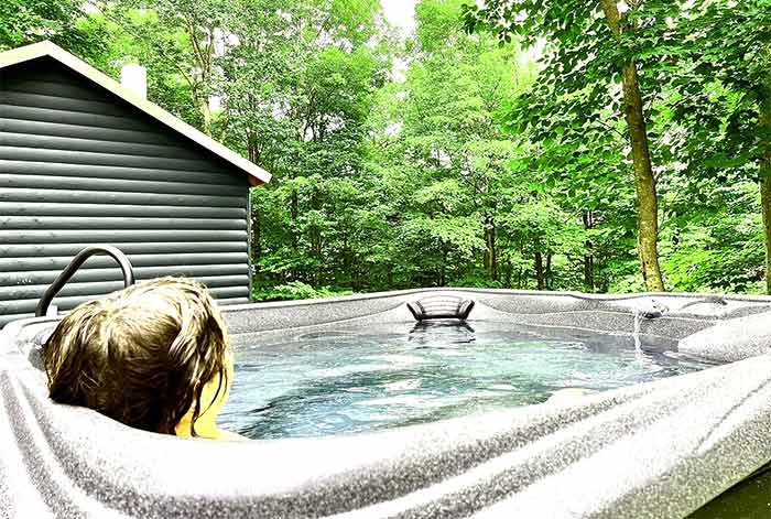 Smallwood Chic Cabin Hot Tub