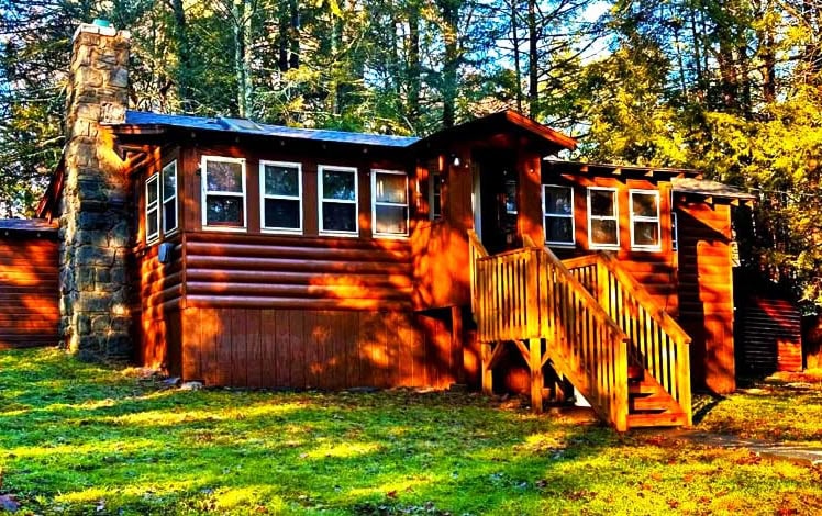 Smallwood 2-Lot Cabin Exterior