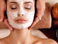 Spa Kalahari & Salon woman receiving facial