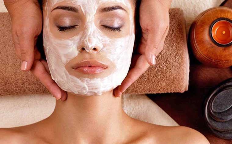 Spa Kalahari & Salon woman receiving facial
