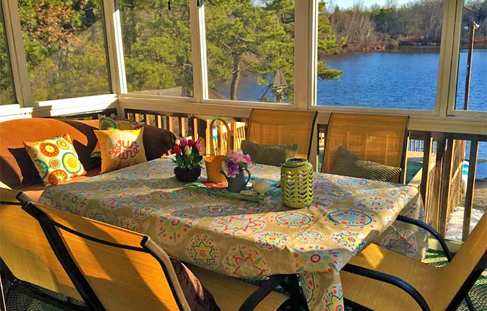 Splash Lakehouse sunroom