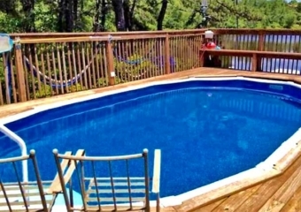Splash Lakehouse swimming pool